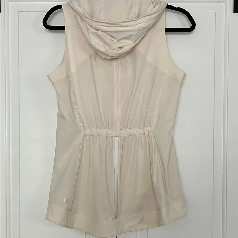 Lululemon Cream Sleeveless Zip-Up Vest - Picture 3 of 5